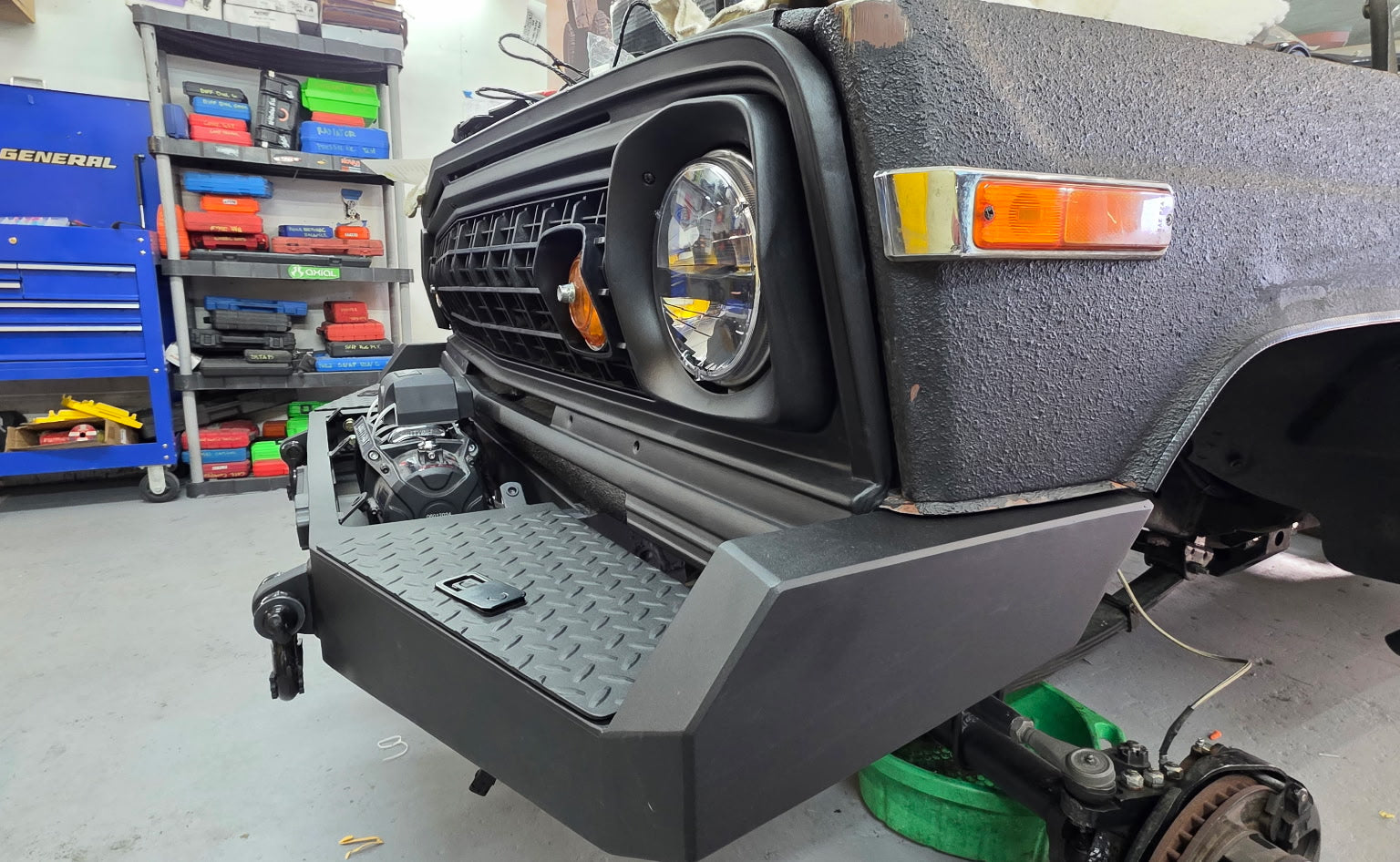 Jeep wagoneer bumper