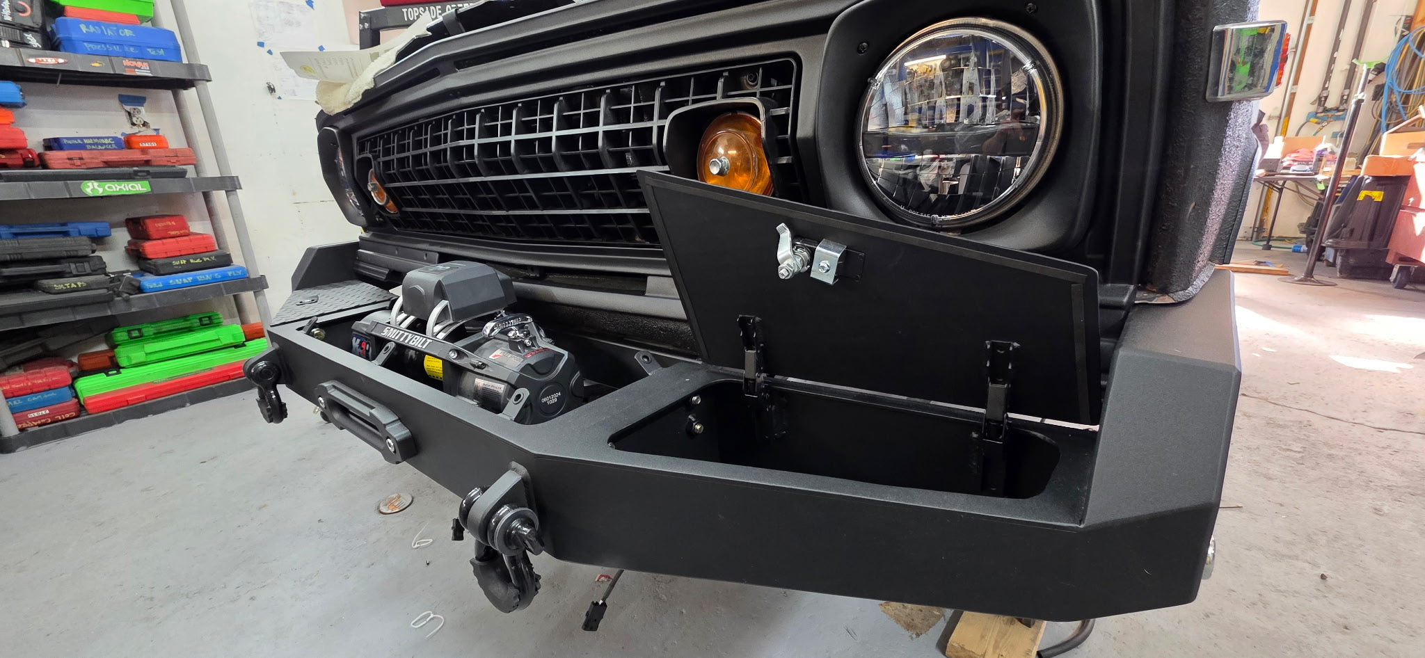 Jeep wagoneer bumper box
